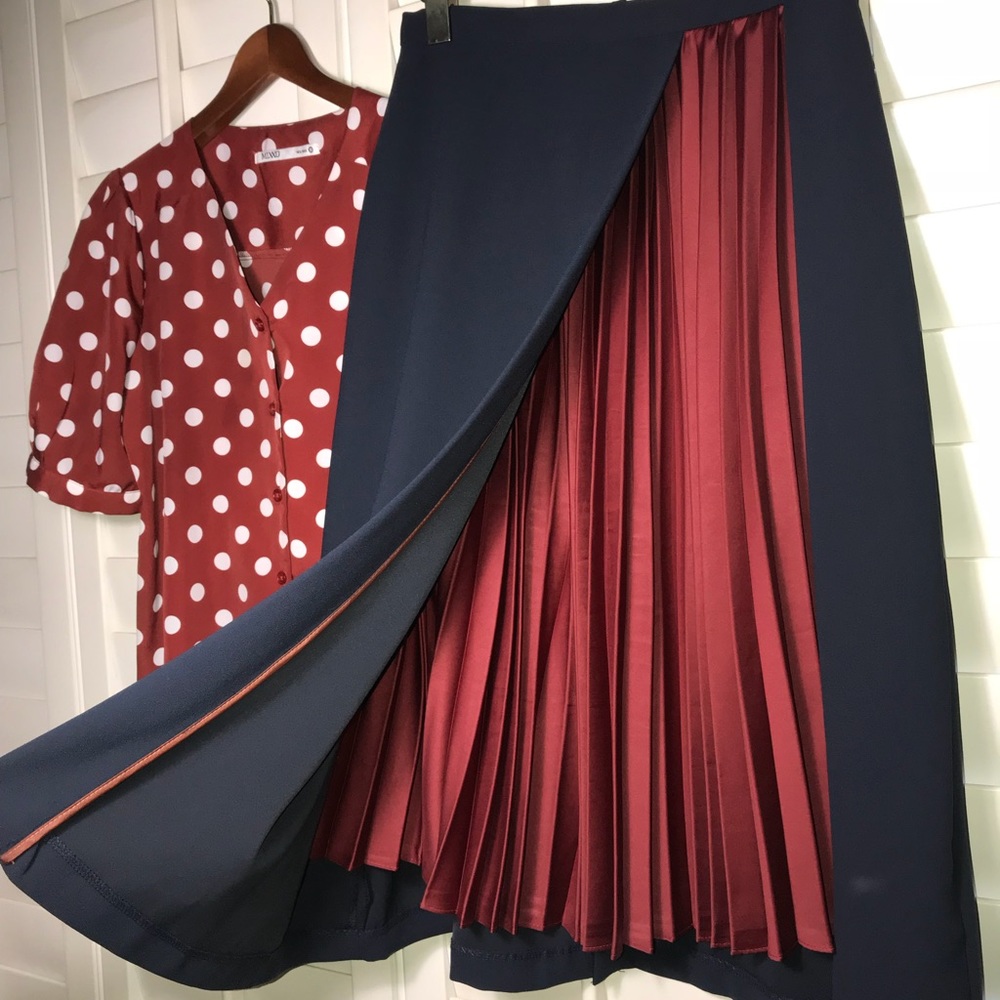 🔮🔮Sassy - Unbalance pleats skirt🔮🔮
